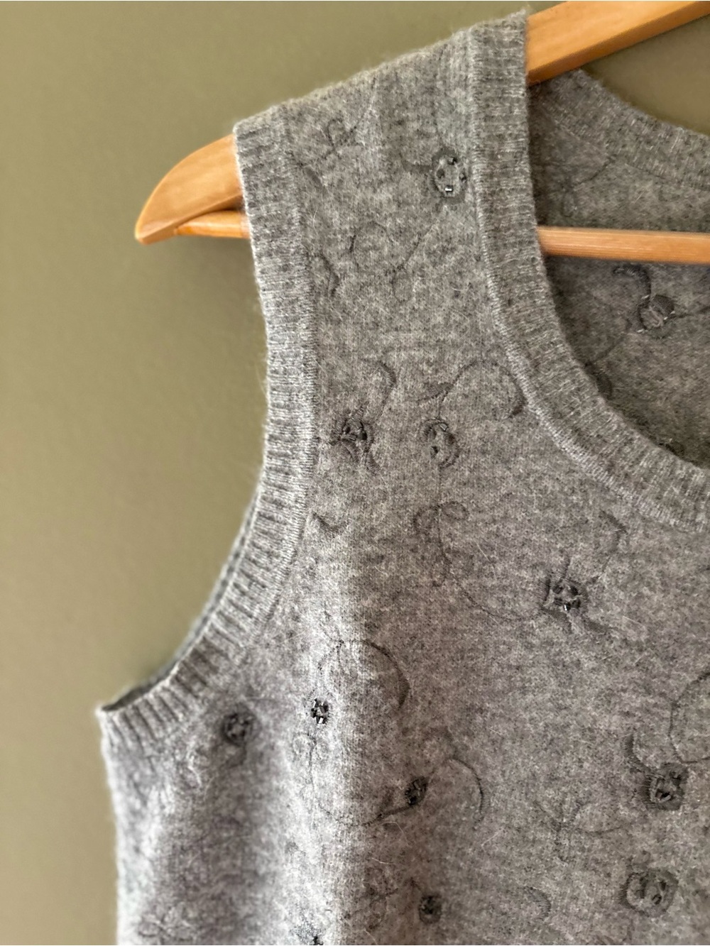 Two Piece Classiques Entier Embellished Lambswool Tank & Cardigan Sweater Sz L - Picture 11 of 14